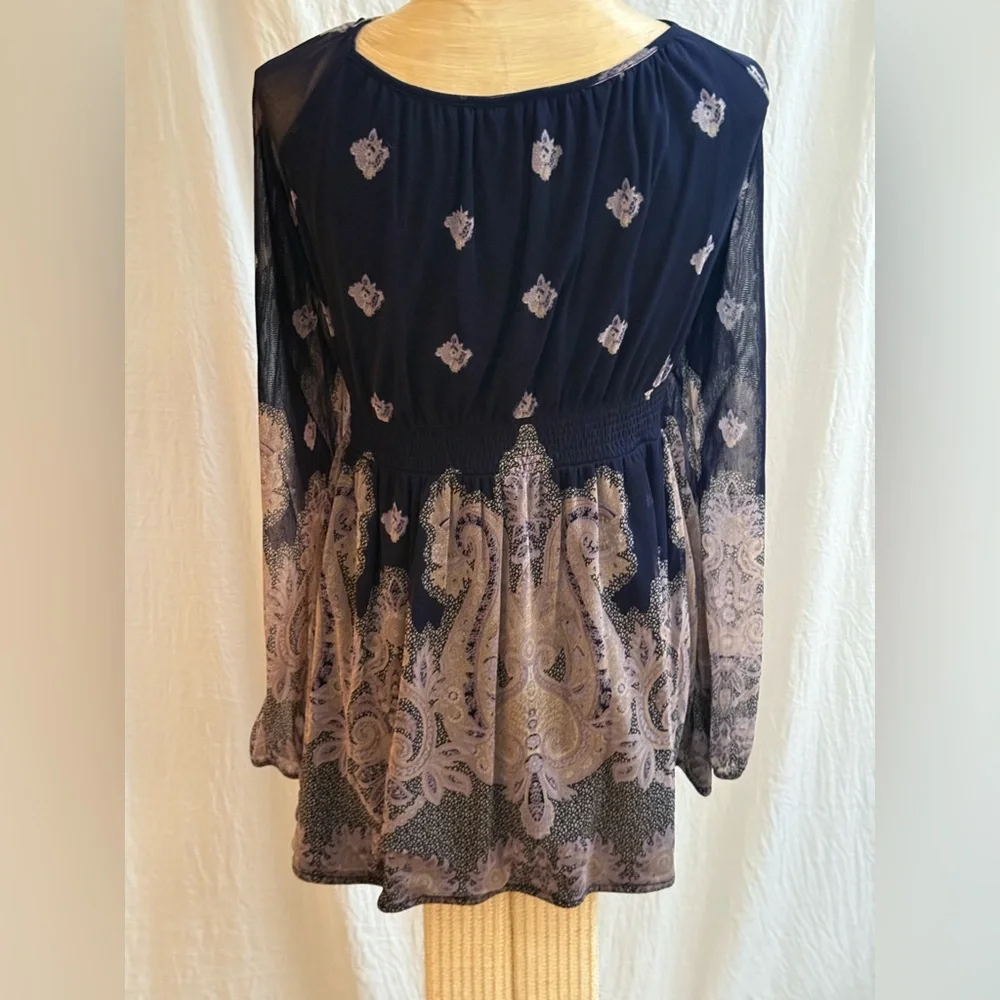 SOLD- NOT AVAILABLE 🔴 INC International Concepts Shades of Blue and Cream Blouse - Picture 3 of 7